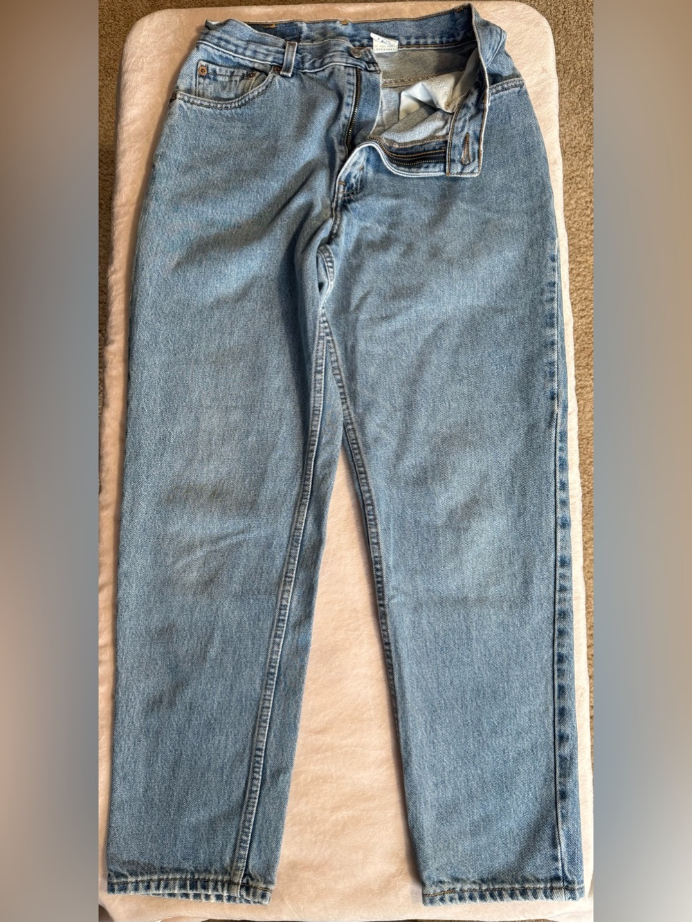 Levi's 550 relaxed fit, tapered leg - women’s